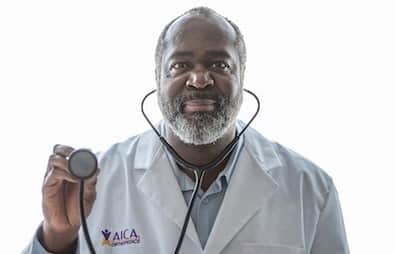 Duluth AICA Doctor con estetoscopio