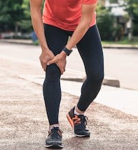 man running and injuring leg- 7 most common knee injuries featured by aica orthopedics